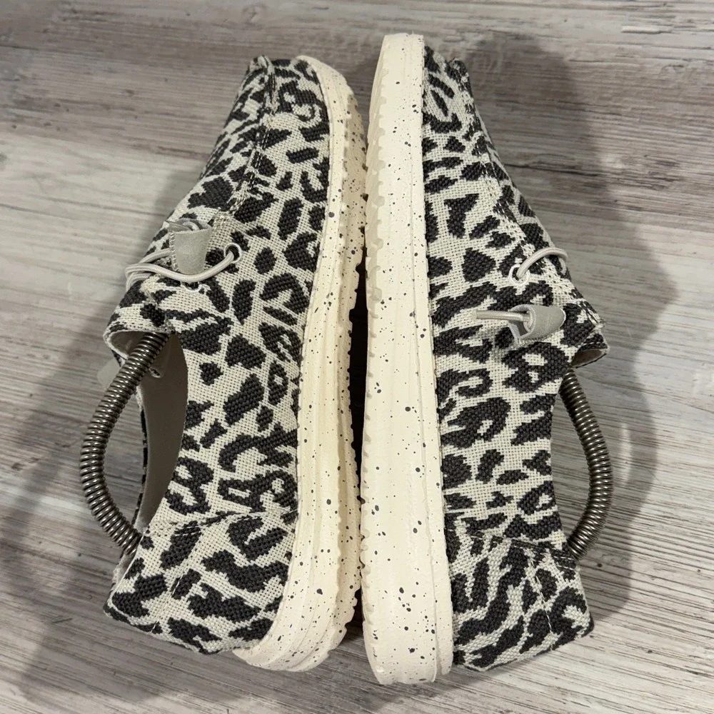 Hey Dude Wendy Cheetah Grey Woven Slip‎ On Shoes Women's Size 6 Lightweight EUC